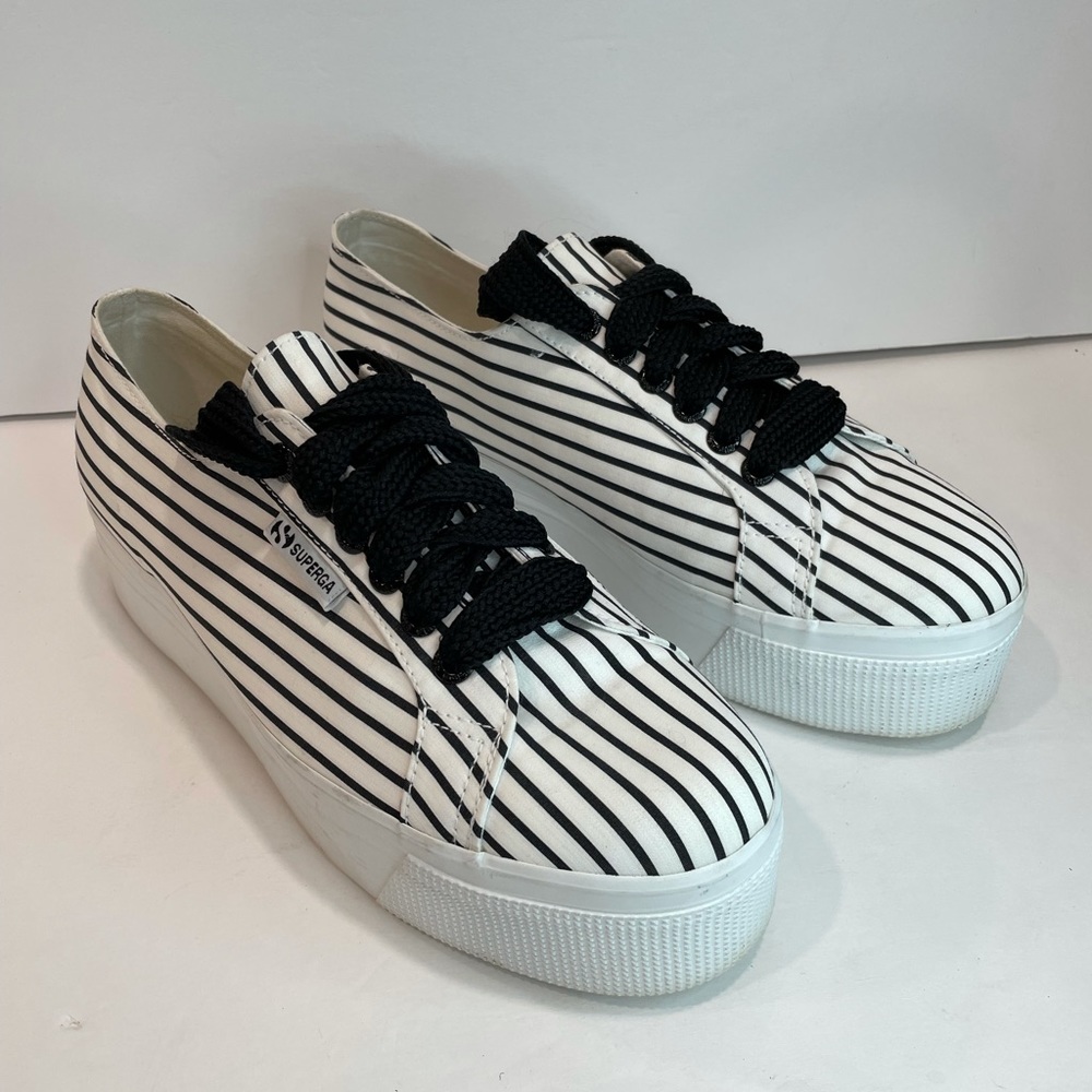Woman’s Superga Black and White Platform Sneakers. Size 10
